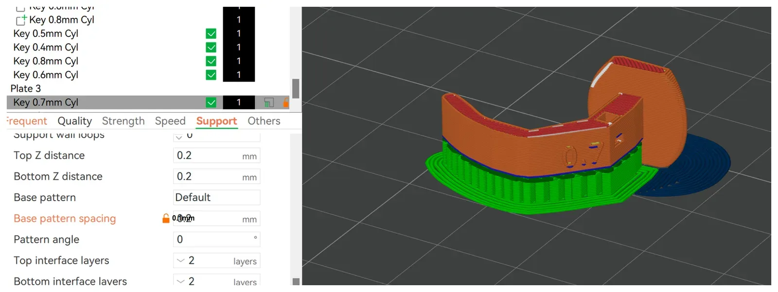 Slicer support settings with the base pattern spacing set to 0.1 mm, next to a tipping center key on dense green supports.